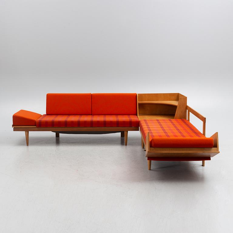 Haldor Vik & Ingmar Relling, a daybed/modular sofa, 'Svane', Ekornes Fabrikker A/S, Norway, circa 1970.