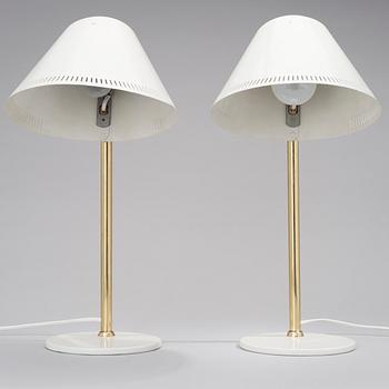 PAAVO TYNELL, A SET OF TWO DESK LAMPS, 9227. Manufactured by Taito/Idman. 1950s.