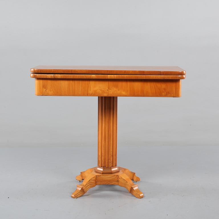 SPELBORD, omkring 1800-talets mitt.