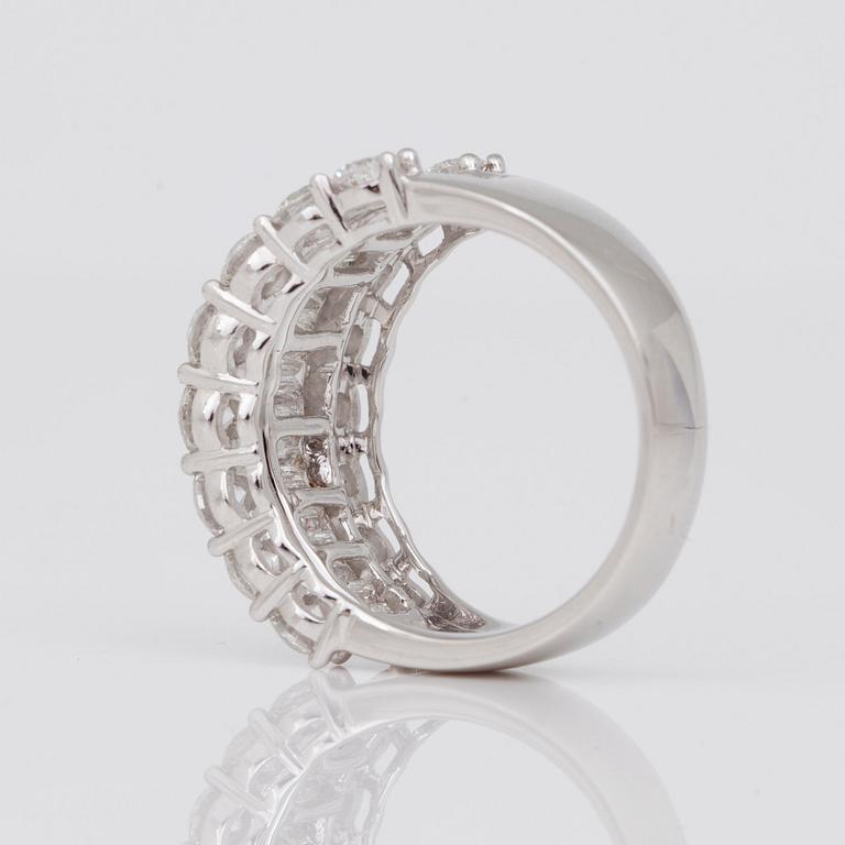 A 2.99 ct brilliant- and baguette-cut diamond ring.