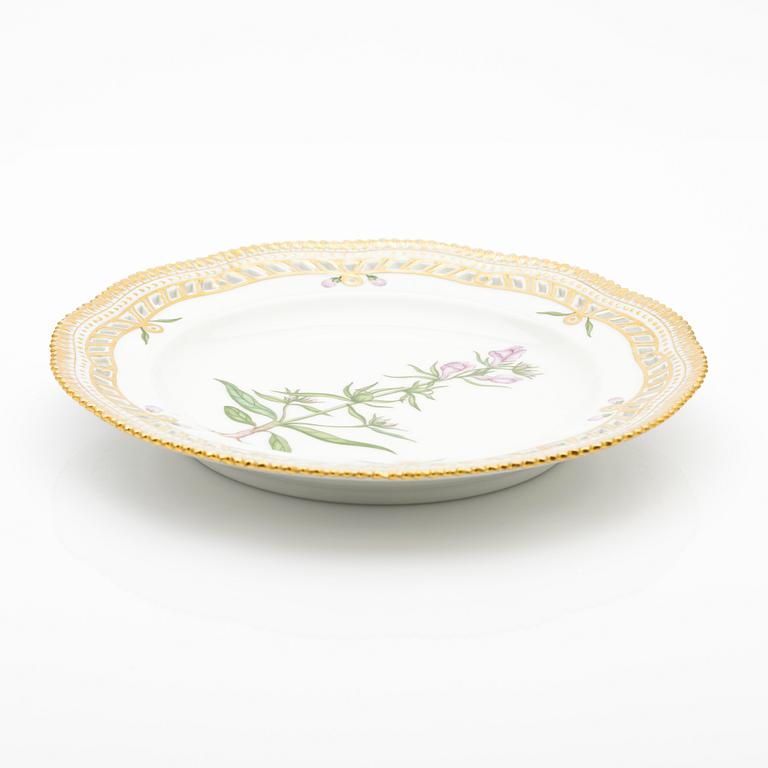 Royal Copenhagen, Plate, "Flora Danica", 1969-1974.