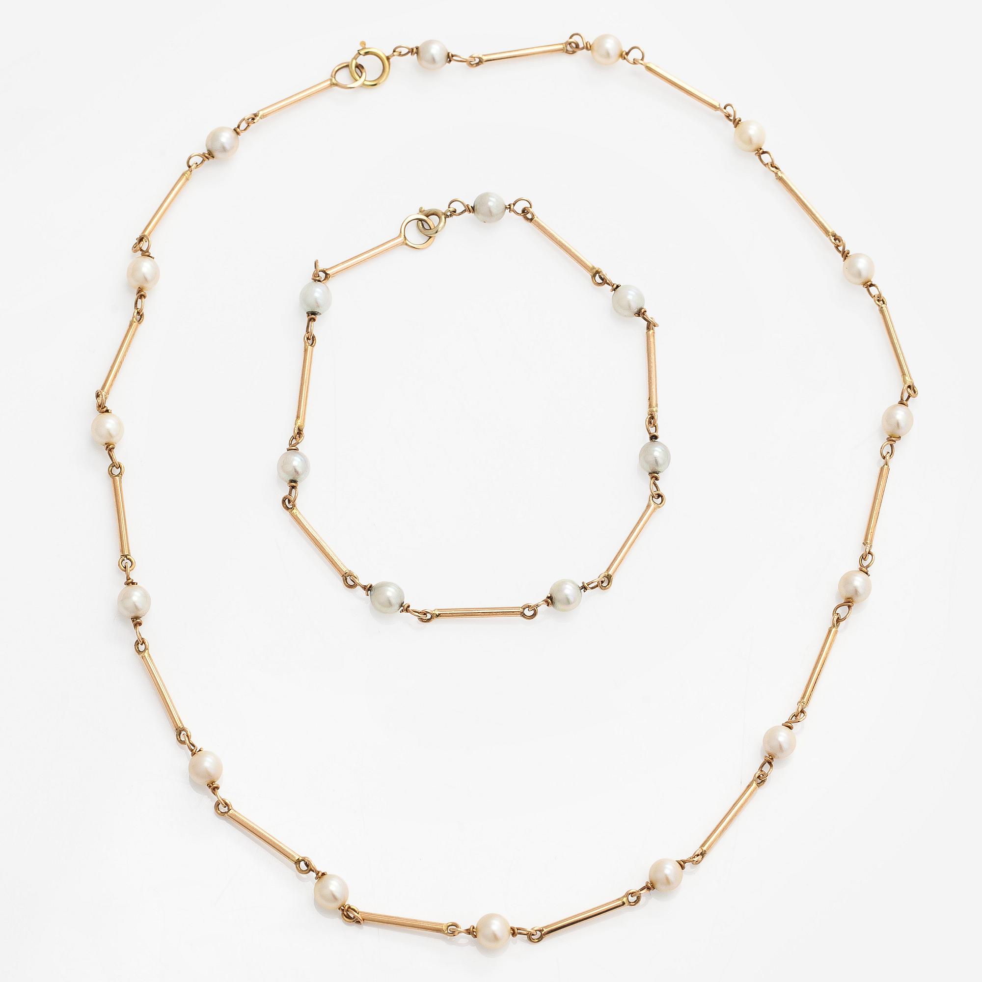 Necklace, cultured pearls, 14K gold.