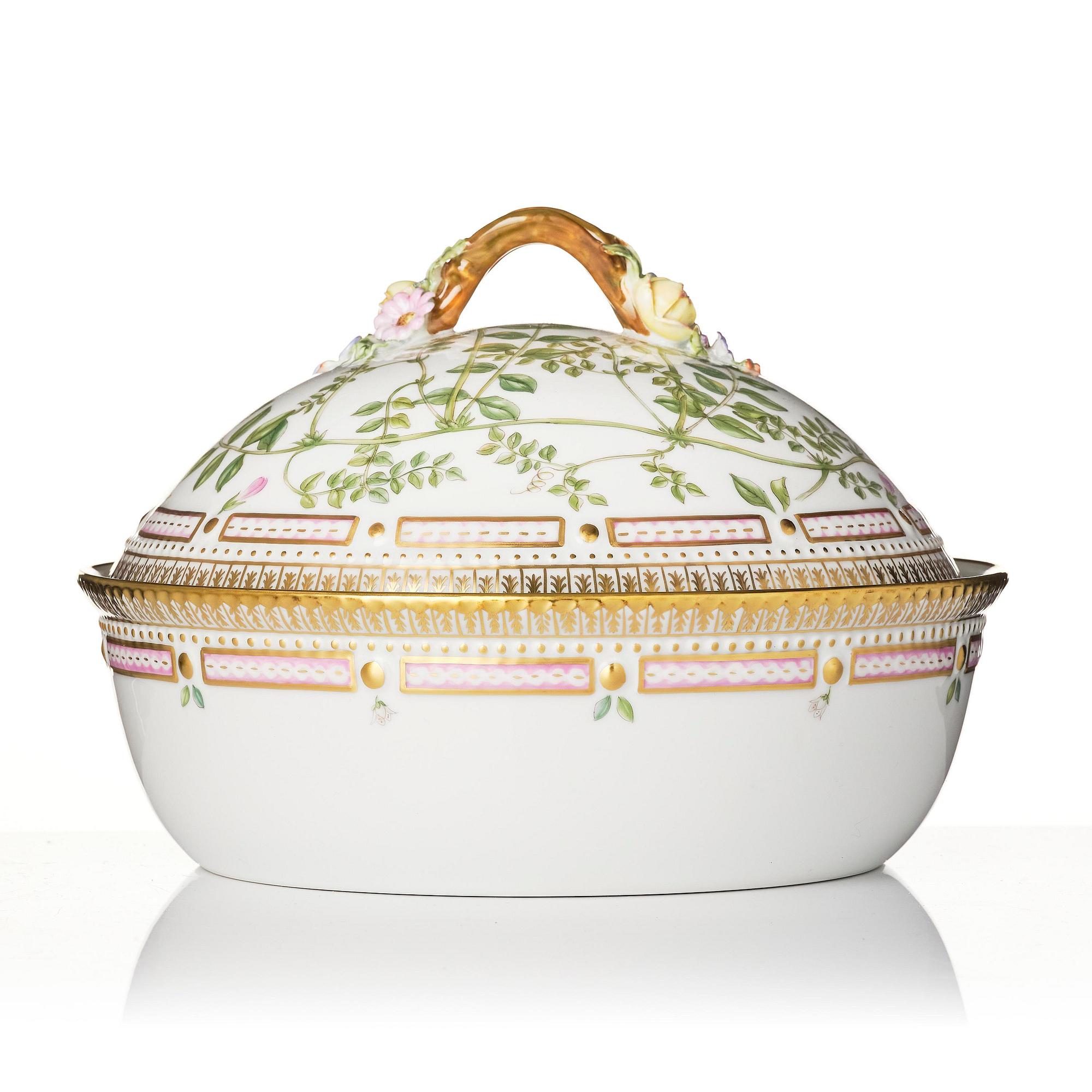 A Royal Copenhagen 'Flora Danica' vegetable tureen with cover, Denmark, 20th century.