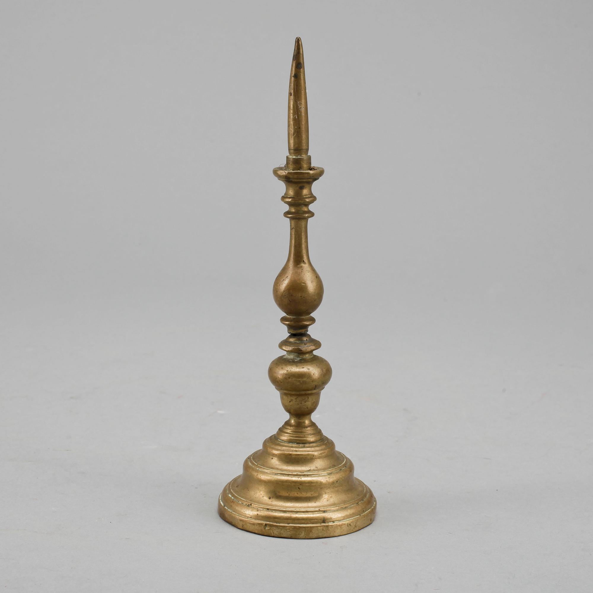 LJUSSTAKE, mässing, barock, 1600-tal.