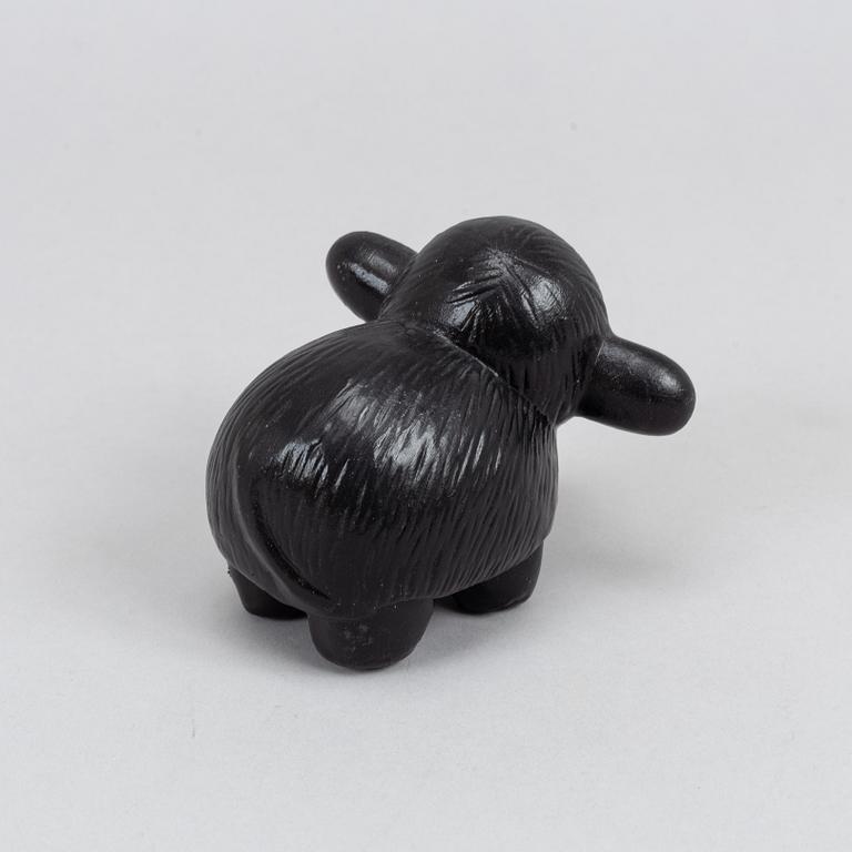 Makode Linde, skulptur, bemålat lergods, signerad.