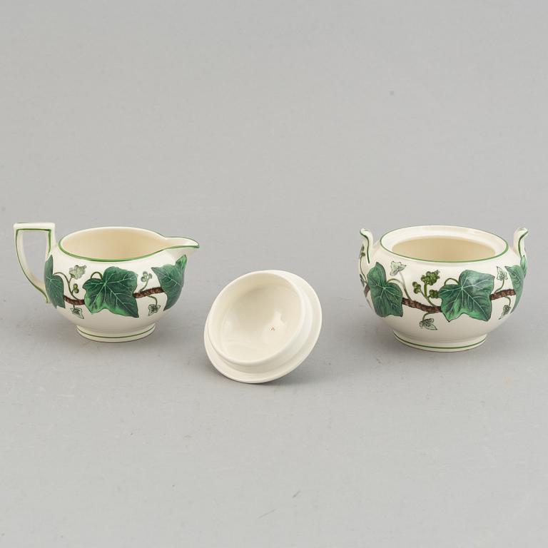 A part 'Napoelon Ivy' dinner and coffee service, Wedgwood, England, second half of the 20th century (53 pieces).