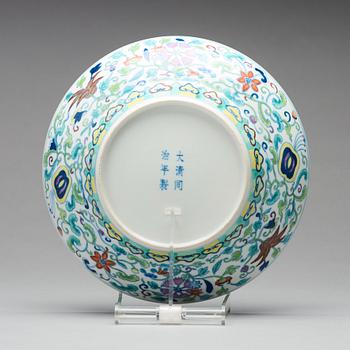 A doucai dish, Qing dynasty, with Tongzhis six character mark and period (1862-74).