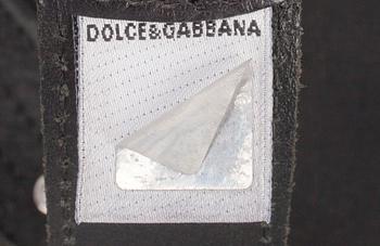 BÄLTE samt SJAL, Dolce & Gabbana.