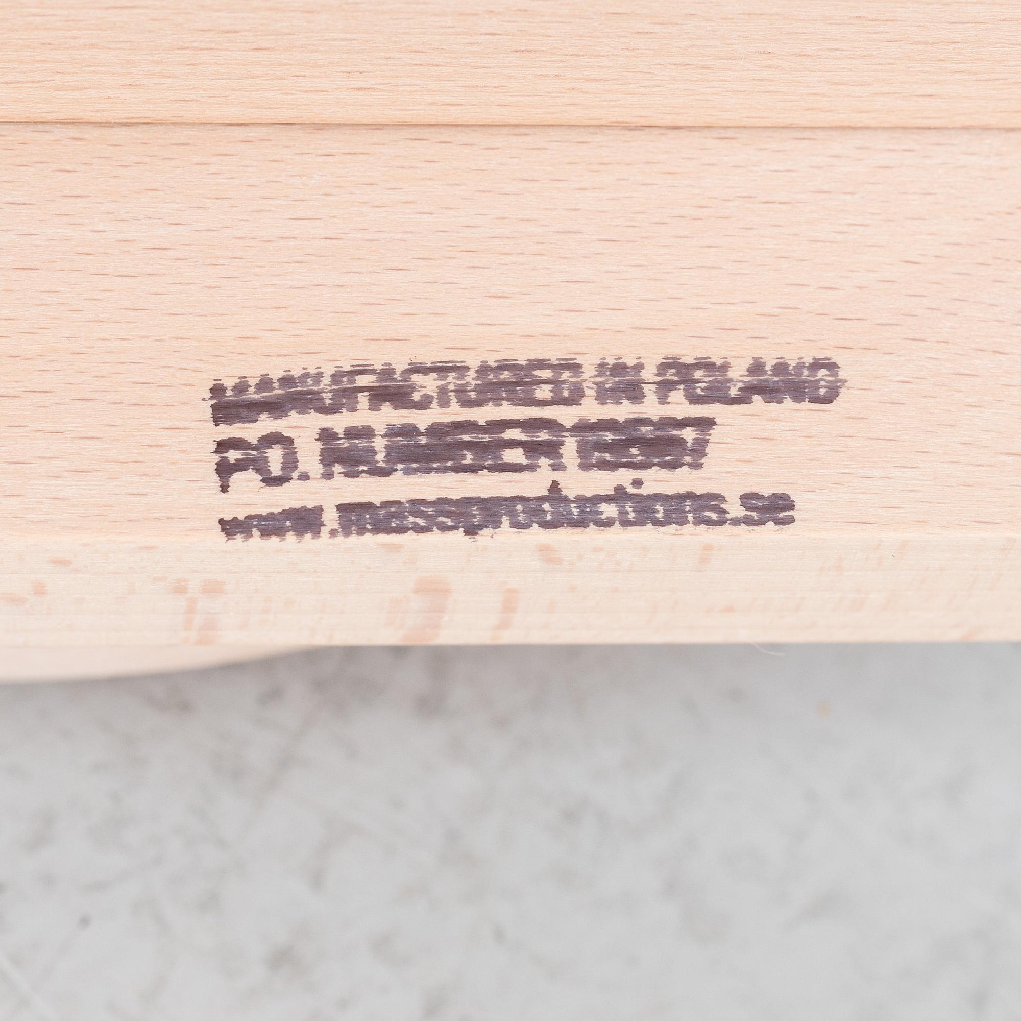 Chris Martin, karmstol, "Waiter XL", Massproductions.