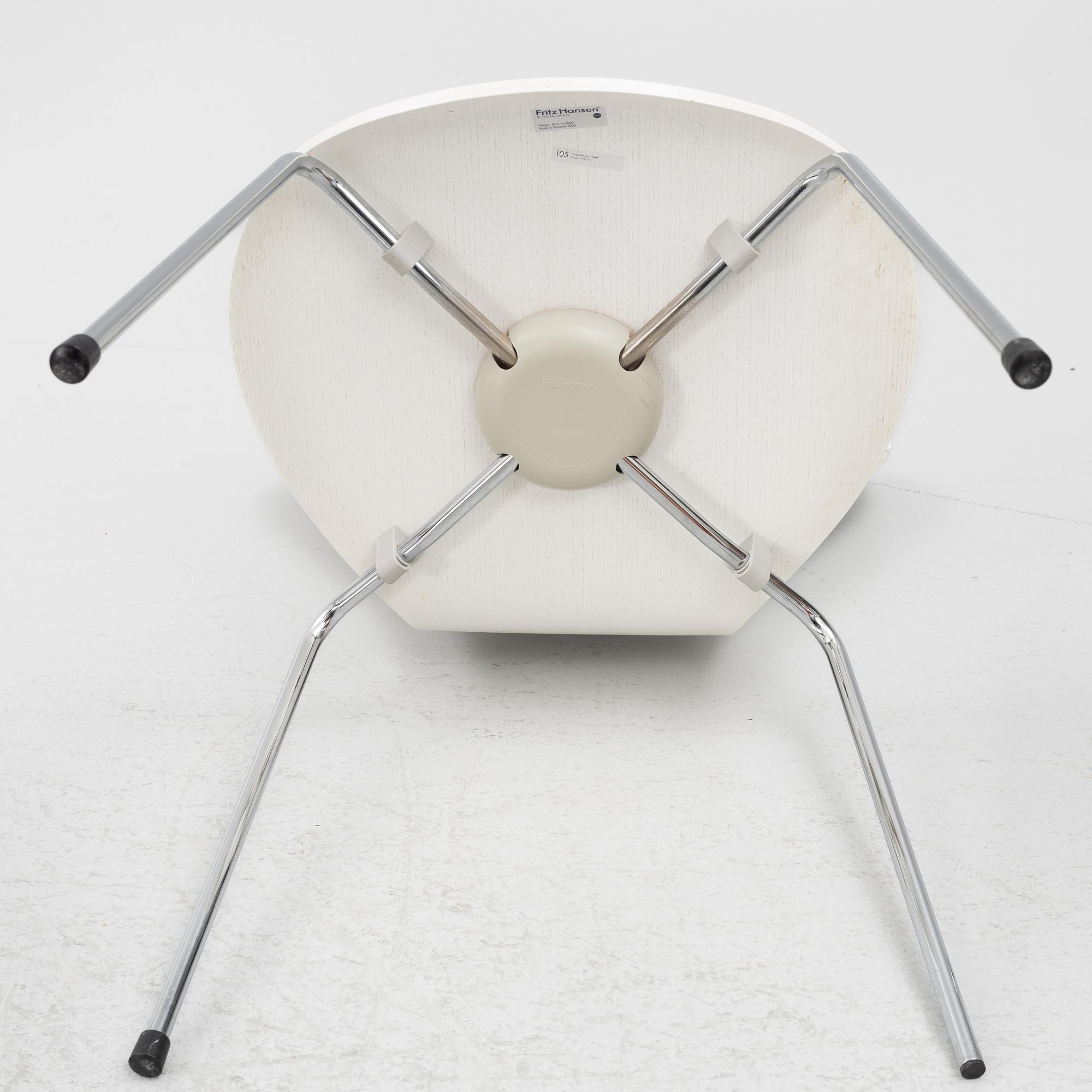 Arne Jacobsen, a set of 4 chairs "Sjuan", Fritz Hansen, Denmark, 2000.