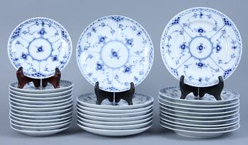 KAFFESERVISDELAR, 33 st, porslin "Musselmalet", Konglig Dansk.