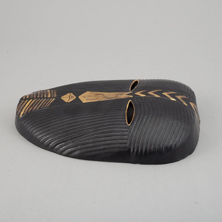 A Lisa Larson stoneware sculpture of a mask, K-studion, Gustavsberg.