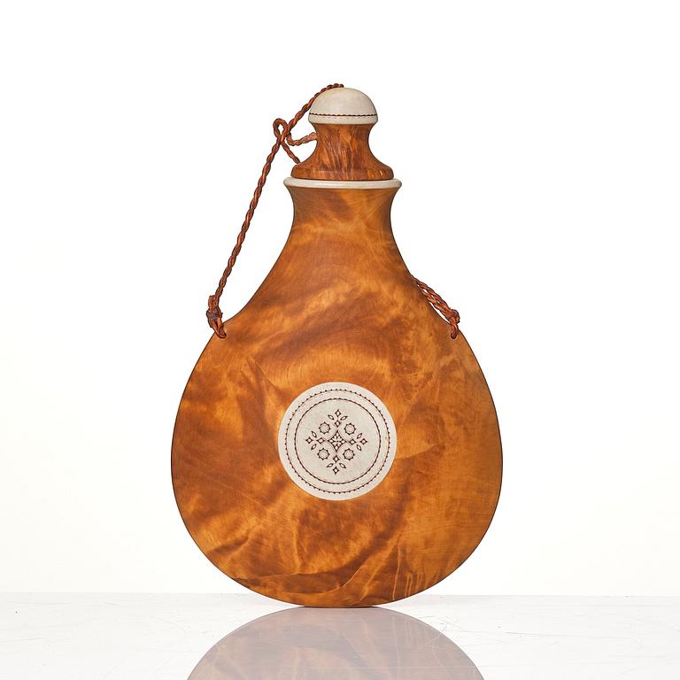 Thore Sunna, a saltflask.