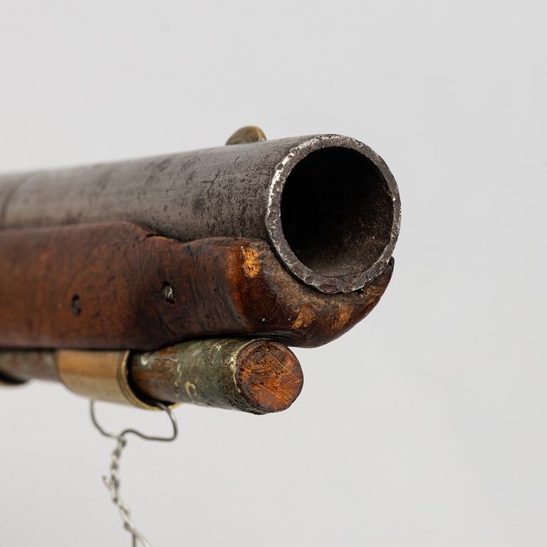 Slaglåspistol, möjligen svensk, 1800-tal, ändrad från flintlås.