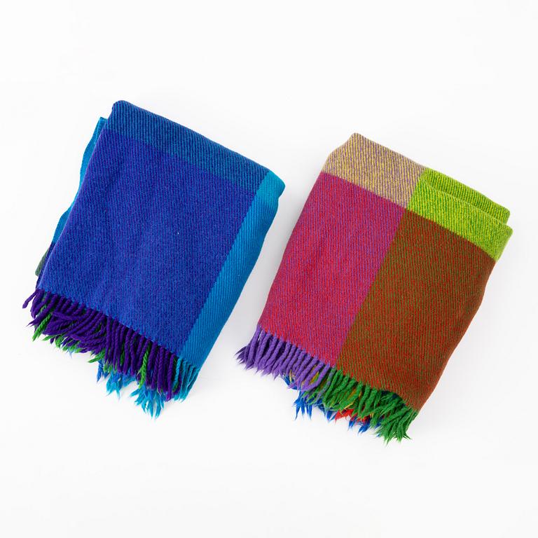 Two wool blankets by Tidstrands.