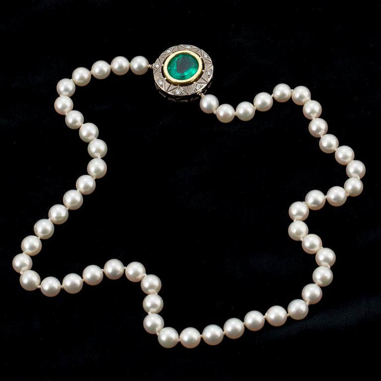 Cultured pearl necklace, clasp.