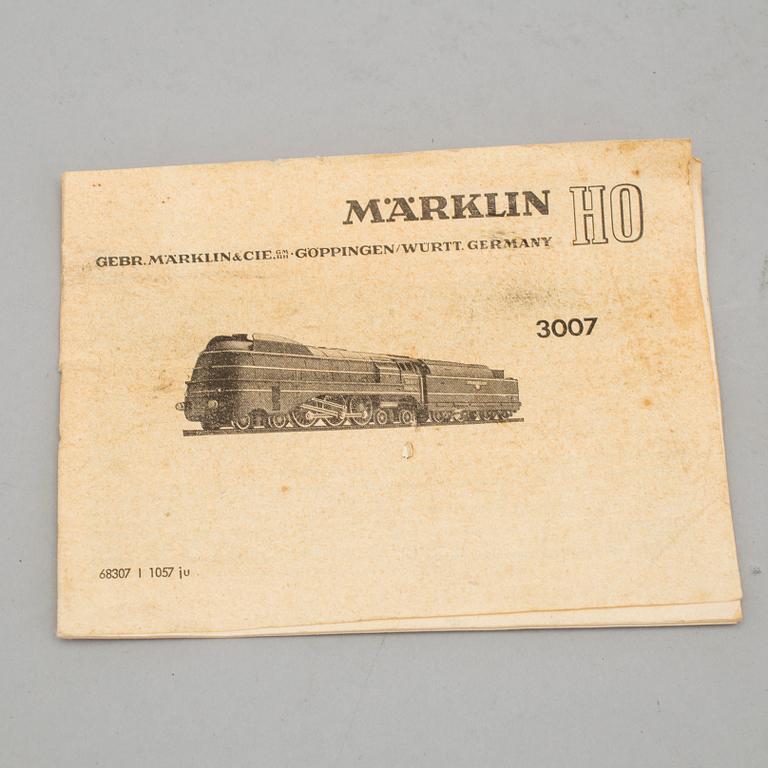 A Märklin streamlined locomotive SK800 3007 H0.