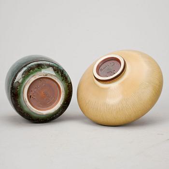 VASER, 2 st stengods, Berndt Friberg, Gustavsberg, signerade.