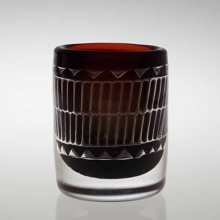 An Ingeborg Lundin Ariel glass vase, Orrefors 1966.