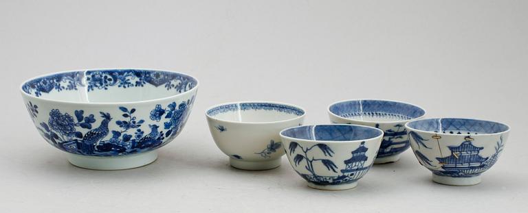 SKÅLAR, 5 st, porslin, Kina, bl a 1700-tal.