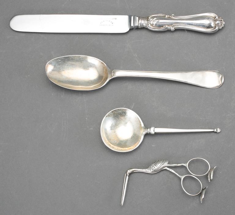 PARTI SILVER, 5 delar, bland annat en matsked av Petter Fastberg, Ystad 1802. Vikt ca 300 gram.