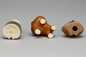 FIGURINER, 3 st, stengods, Lisa Larson, Gustavsberg. 1900-talets andra hälft.