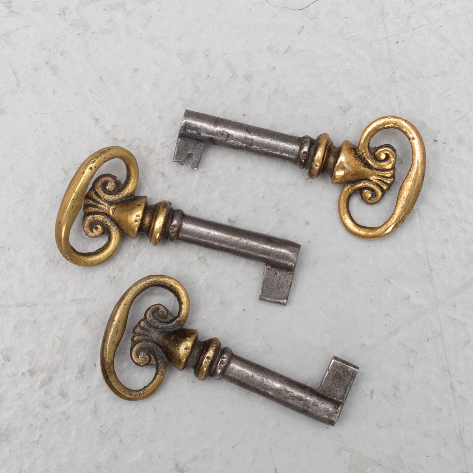 Cabinet, Rococo style, 20th century.