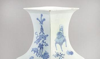GOLVVAS, porslin, 1800/1900-tal.