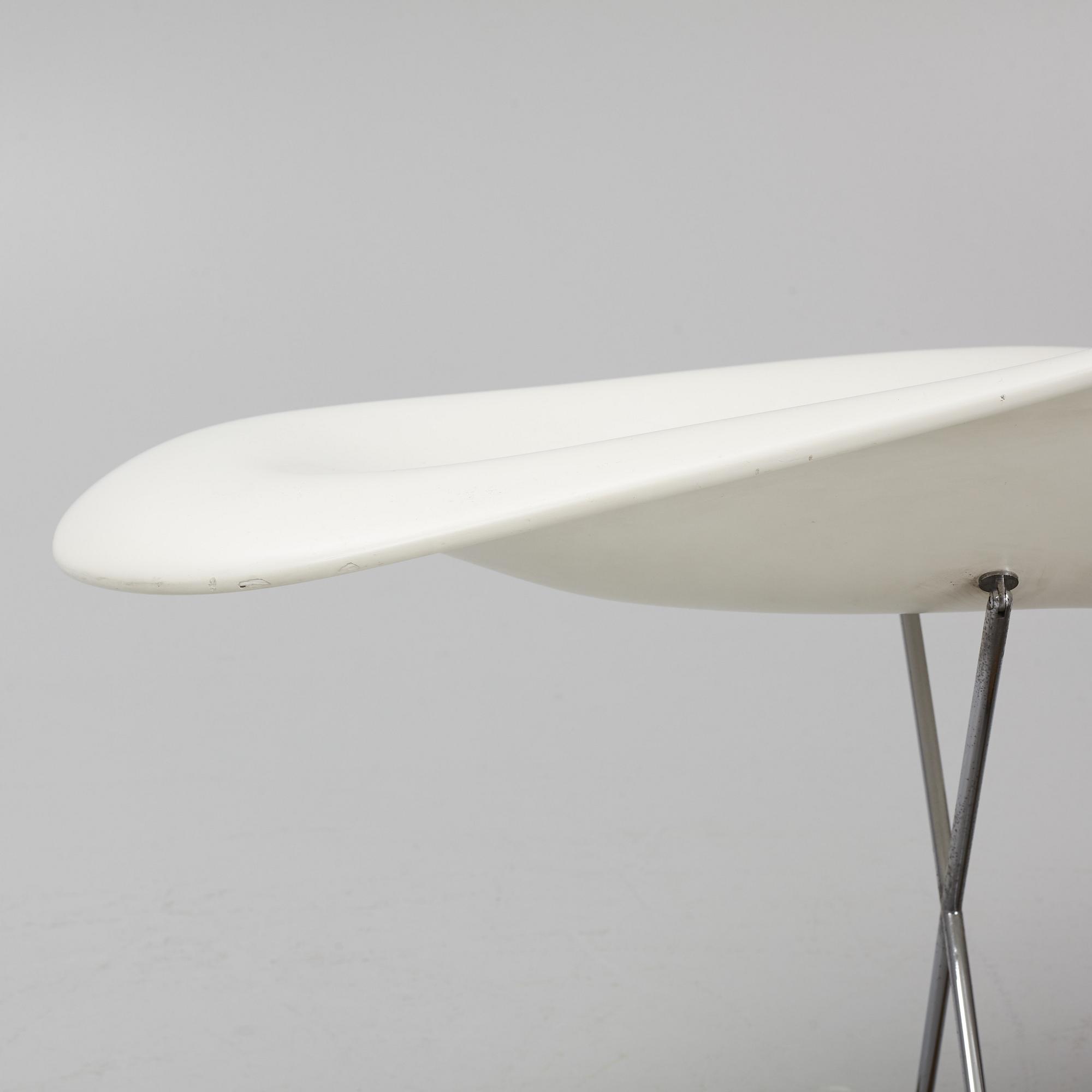 Charles & Ray Eames, lounge chair, "La Chaise", Vitra 2003.