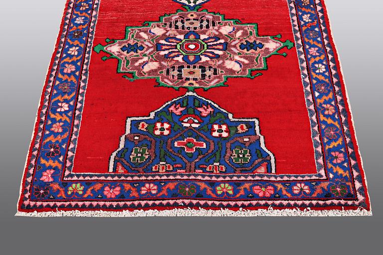 A Fereydan runner, ca 290 x 112 cm.