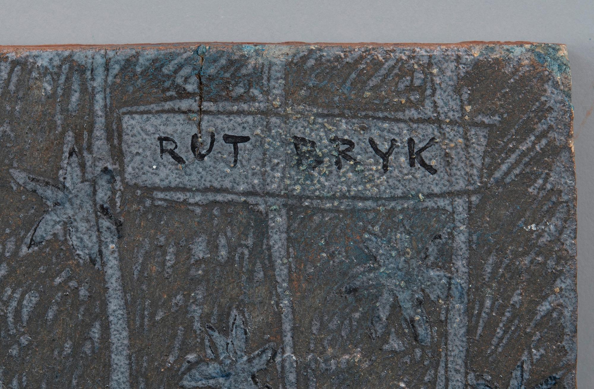 Rut Bryk, KERAMIKRELIEF.