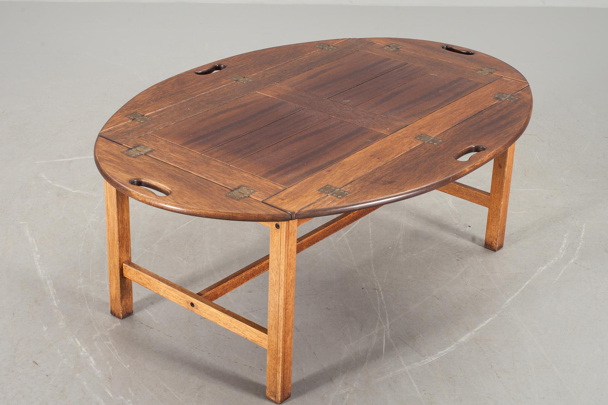 SOFFBORD, sk "Butlers Tray". 1900-talets andra hälft.