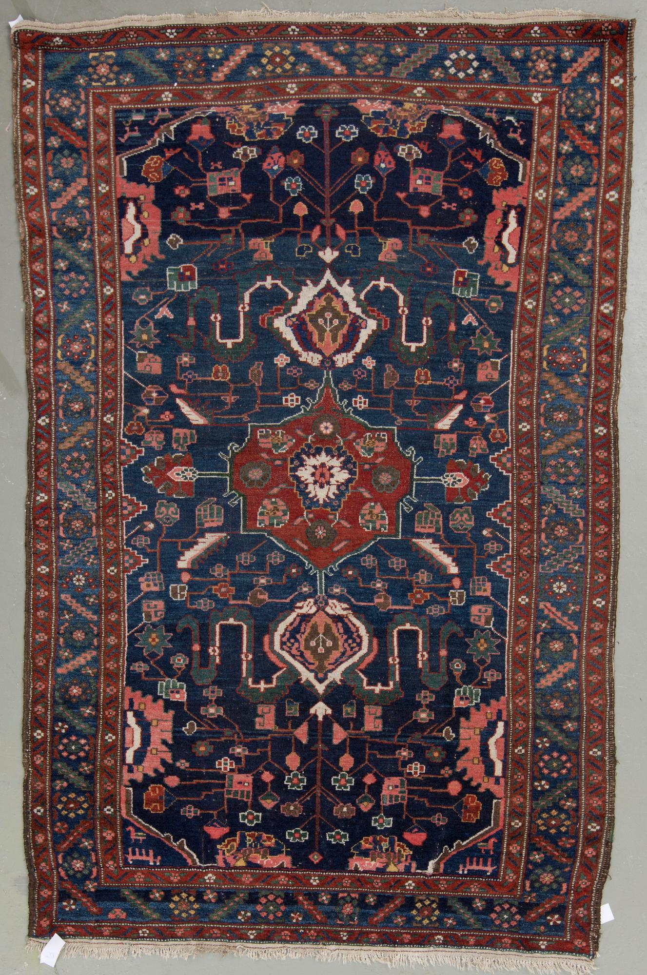 MATTA, semiantik Hamadan. Ca 240x155 cm.