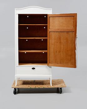 KLÄDSKÅP, 1900-talets början.