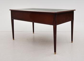 SKRIVBORD, gustaviank stil, 1900-talets andra hälft.