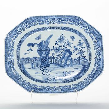STEKFAT, porslin, Kina, Qianlong(1736-1795).