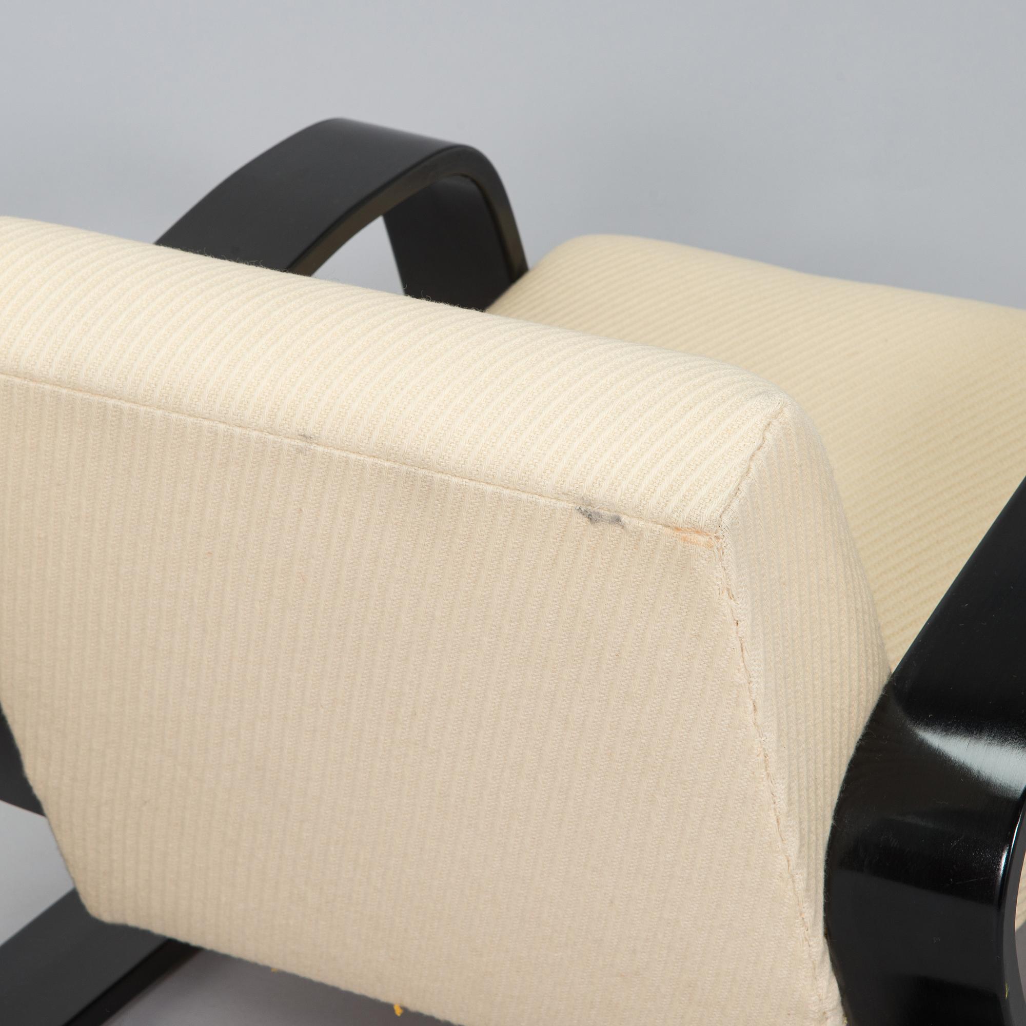 Alvar Aalto, fåtöljer ett par, "Tank chair" modell 400, Artek, 1970-tal.