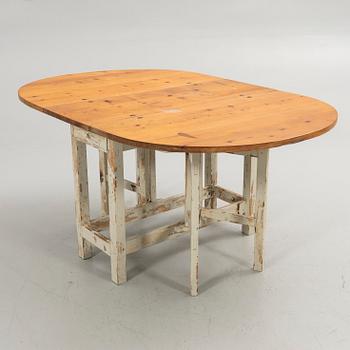 Drop-leaf table, 19th century.