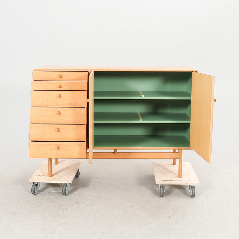 A Tove and Edvard Kindt Larsen oak sideboard from Säffle möbelfabrik 1960s.