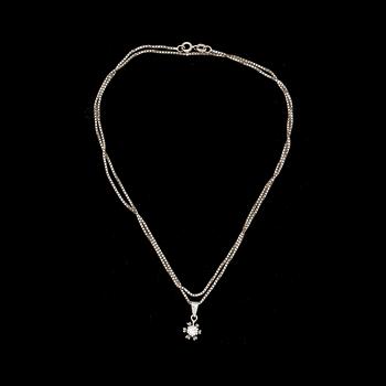 HÄNGE MED HALSKEDJA, 18 k vitgild med briljantslipad diamant ca 0,35 ct. Vikt ca 6 g.