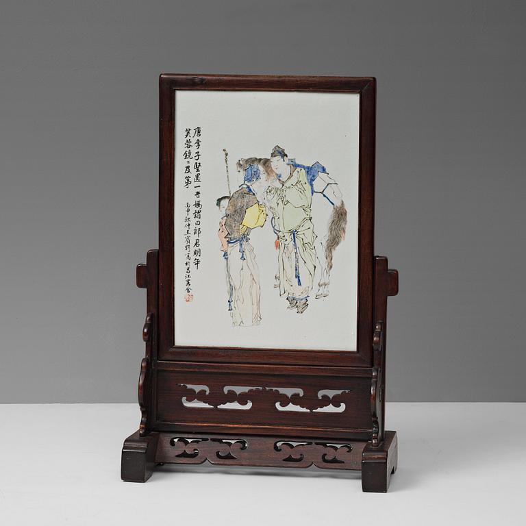 A famille rose porcelain plaque, Qing dynasty, signed Wang Binye, and dated 1896.