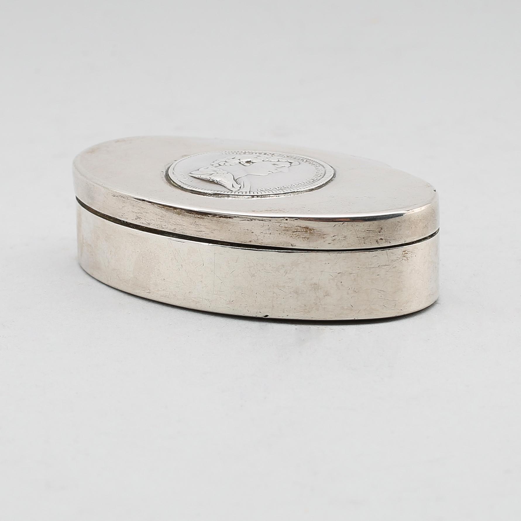 SNUSDOSA, silver, sannolikt Jonas Wahlberg, Ystad 1834-1839. Vikt ca 89 gram.