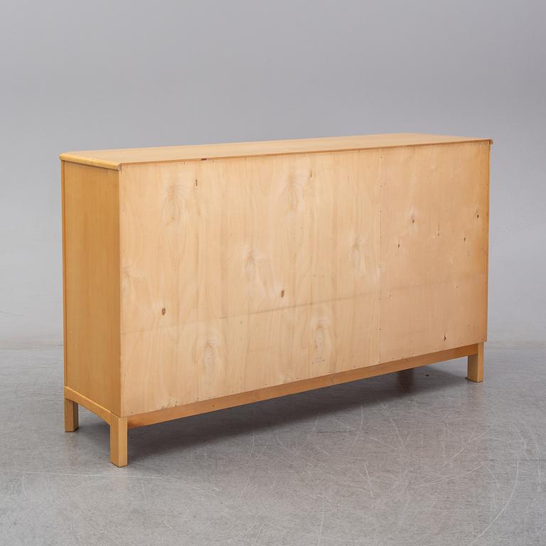 Carl Malmsten, sideboard, 1900-talets andra hälft Waggeryds möbelfabrik.