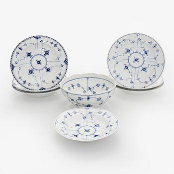 Astiaston osia, 8 osaa, posliinia, "Musselmalet", Royal Copenhagen, Tanska.