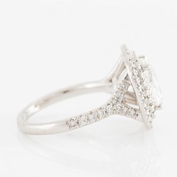 Platinum ring with a cushion-shaped brilliant-cut diamond 1.81 ct G (TW) vs 1 according to certificate.