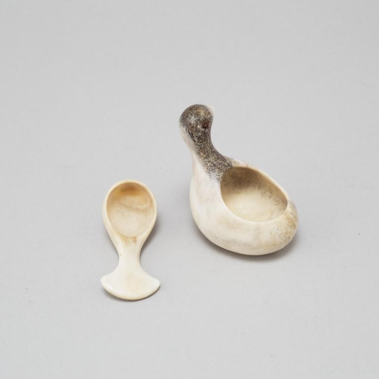 LARS PIRAK, a reindeer horn salt cellar and spoon, signed Lars Pirak Jokkmokk.