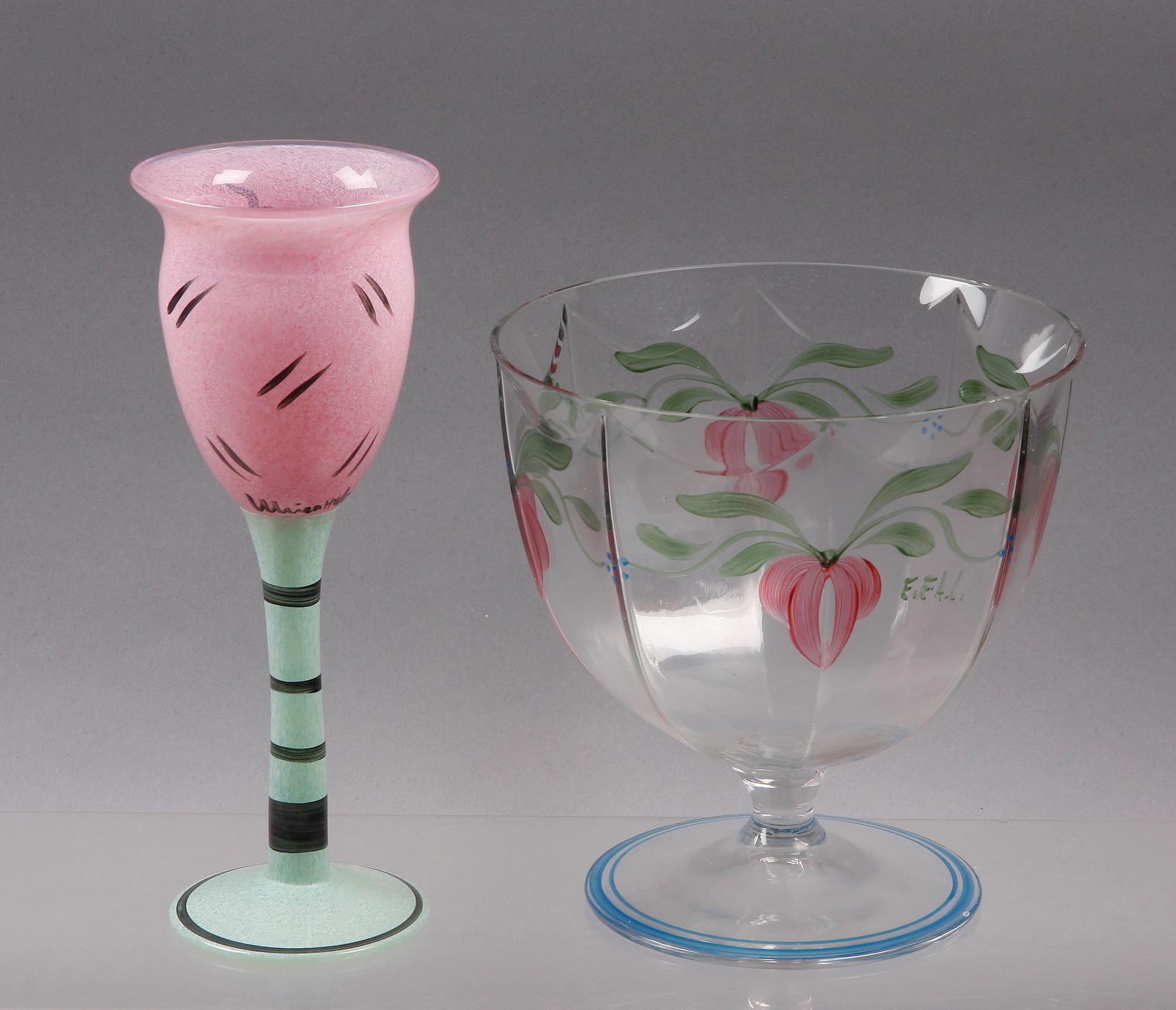 SKÅL samt POKAL, glas, Eva Englund samt Ulrica Hydman Vallien, Orrefors samt Kosta Boda Artist Collection.