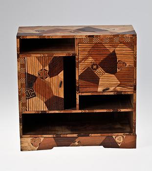 SKÅP, troligen Japan och tidigt 1900-tal.