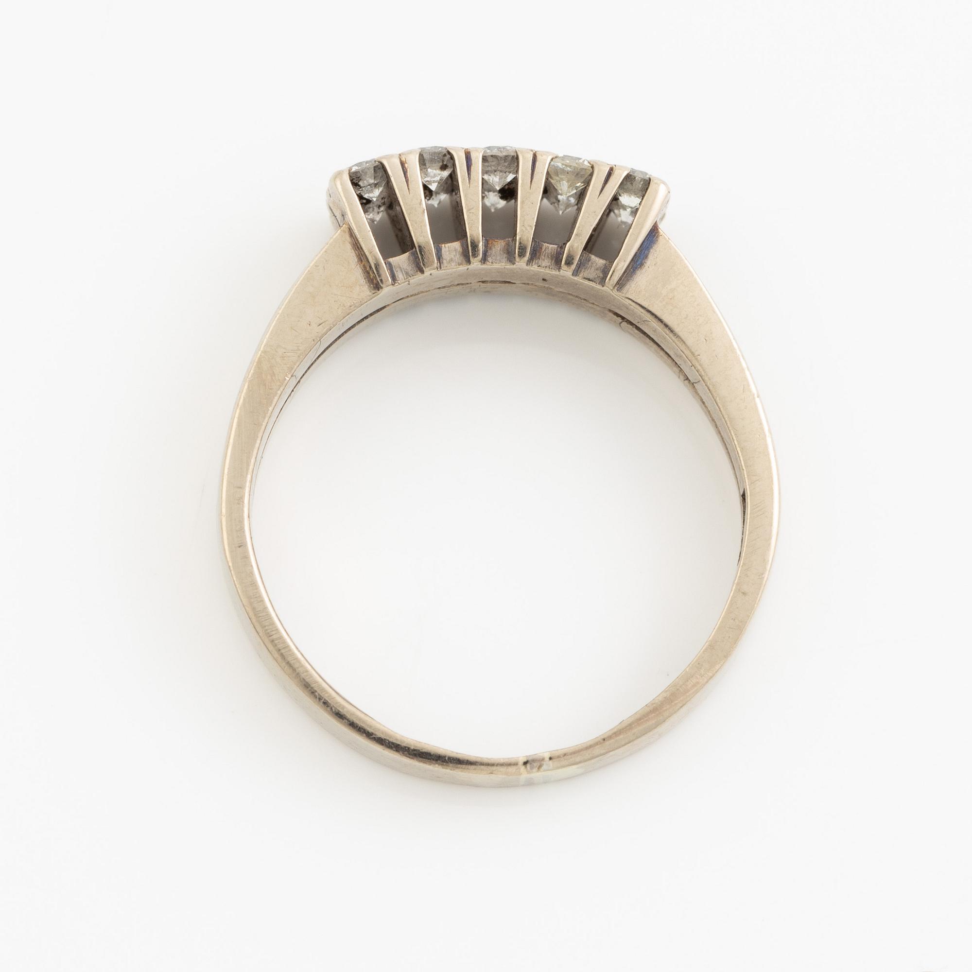 Ring, 18K vitguld med två rader med tio briljantslipade diamanter.