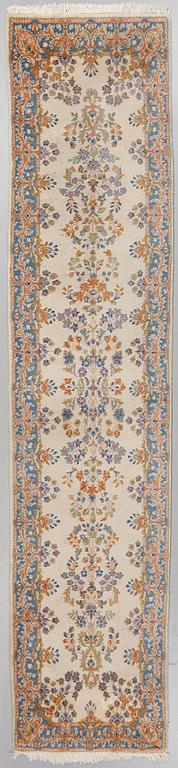 GALLERIMATTA, Kirman, 355 x 78 cm, sent 1900-tal.